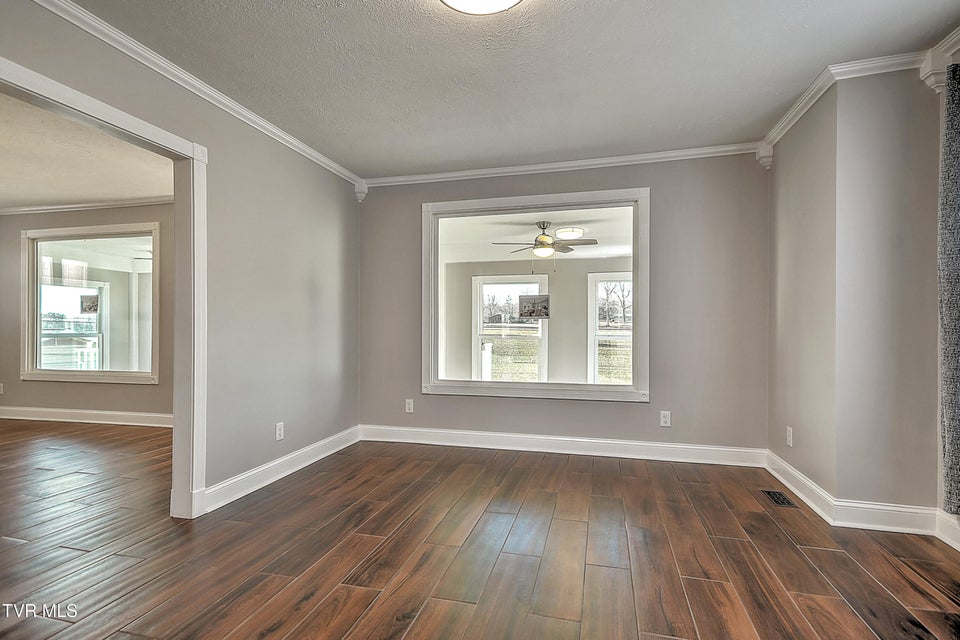 Photo #15: 16106 Lee Highway