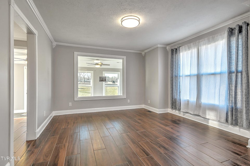 Photo #12: 16106 Lee Highway