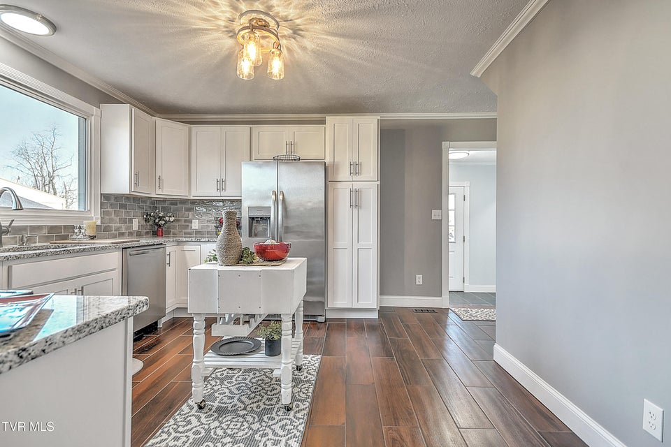 Photo #17: 16106 Lee Highway