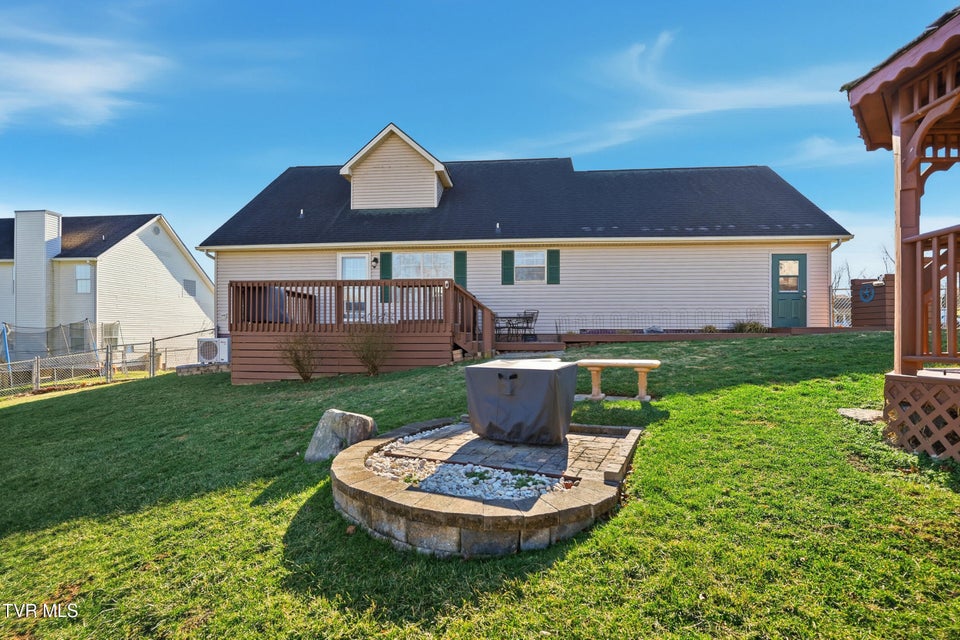 Photo #40: 1115 Daisy Lane