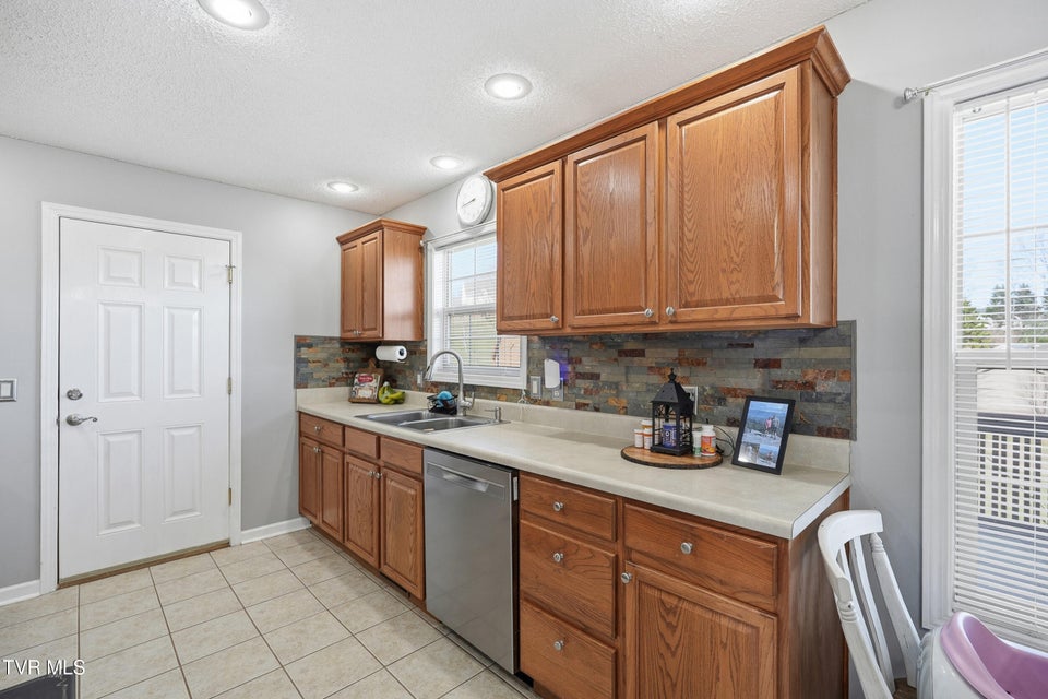 Photo #14: 1115 Daisy Lane