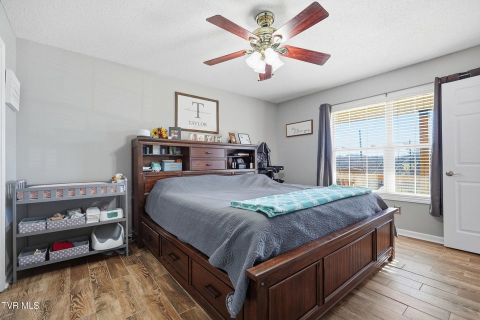 Photo #16: 1115 Daisy Lane