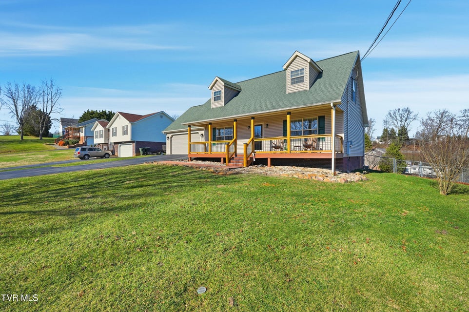 Photo #2: 1115 Daisy Lane