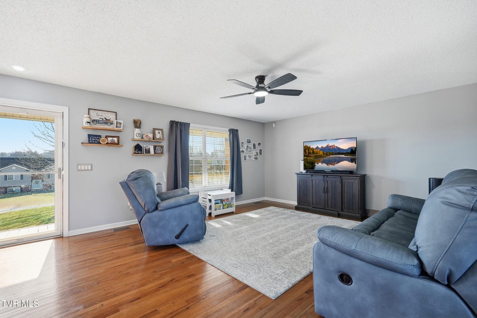 Photo #8: 1115 Daisy Lane