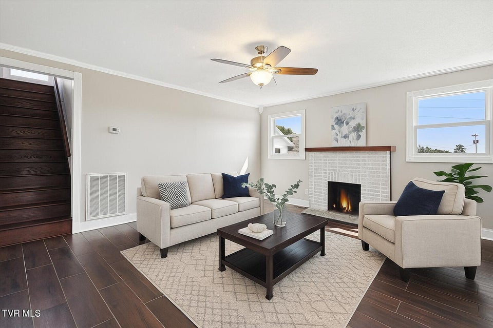 Photo #6: 16106 Lee Highway