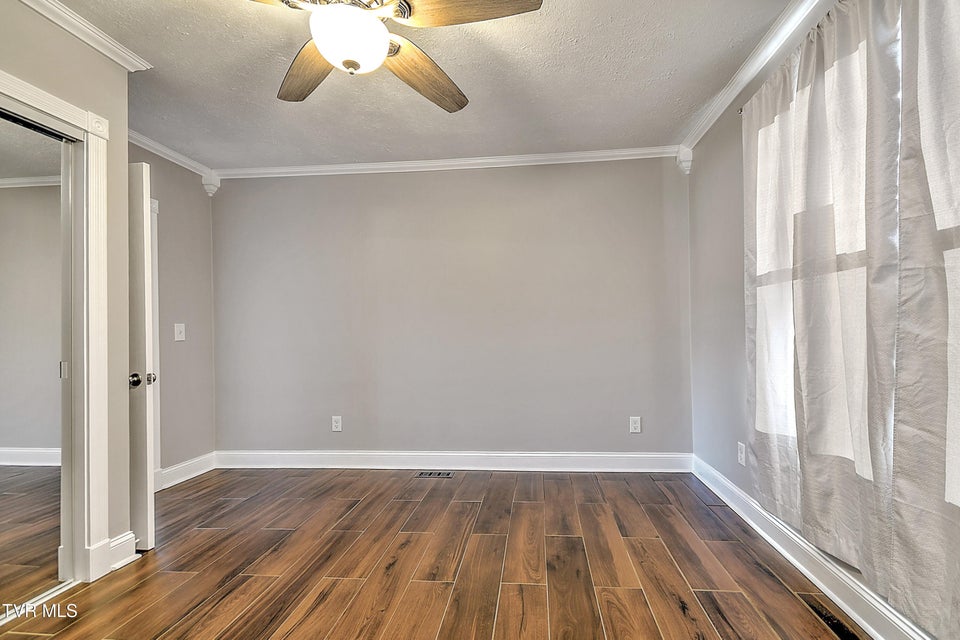 Photo #23: 16106 Lee Highway