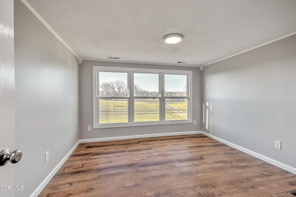 Photo #29: 16106 Lee Highway