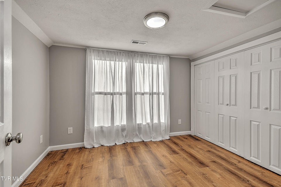 Photo #36: 16106 Lee Highway