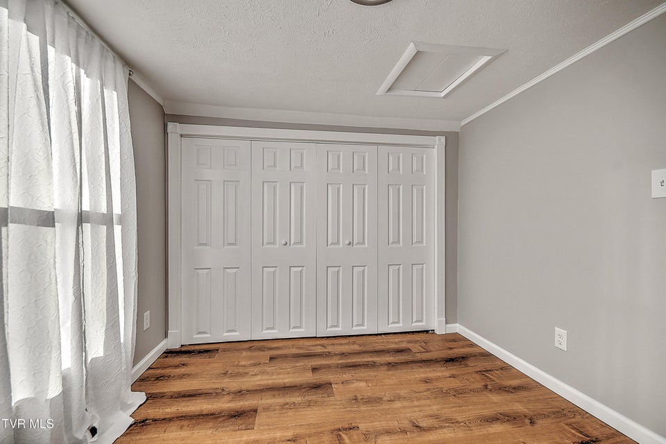 Photo #37: 16106 Lee Highway