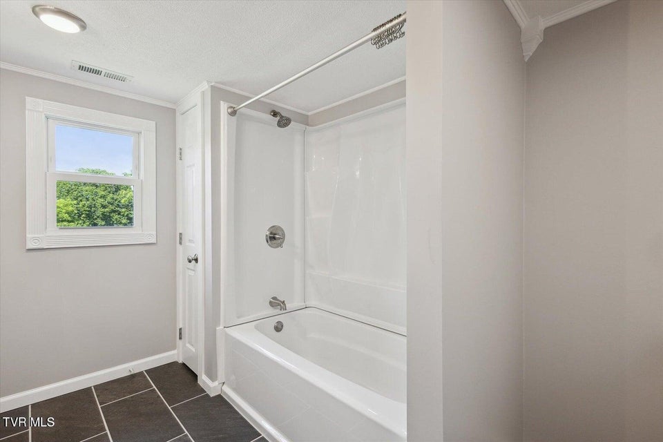 Photo #35: 16106 Lee Highway