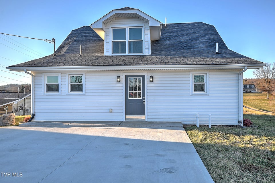 Photo #40: 16106 Lee Highway