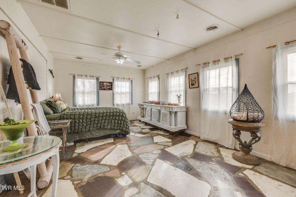 Photo #28: 2040 Warrensburg Road