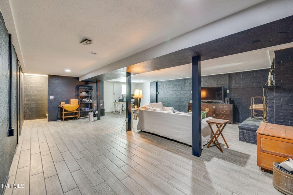 Photo #31: 2040 Warrensburg Road