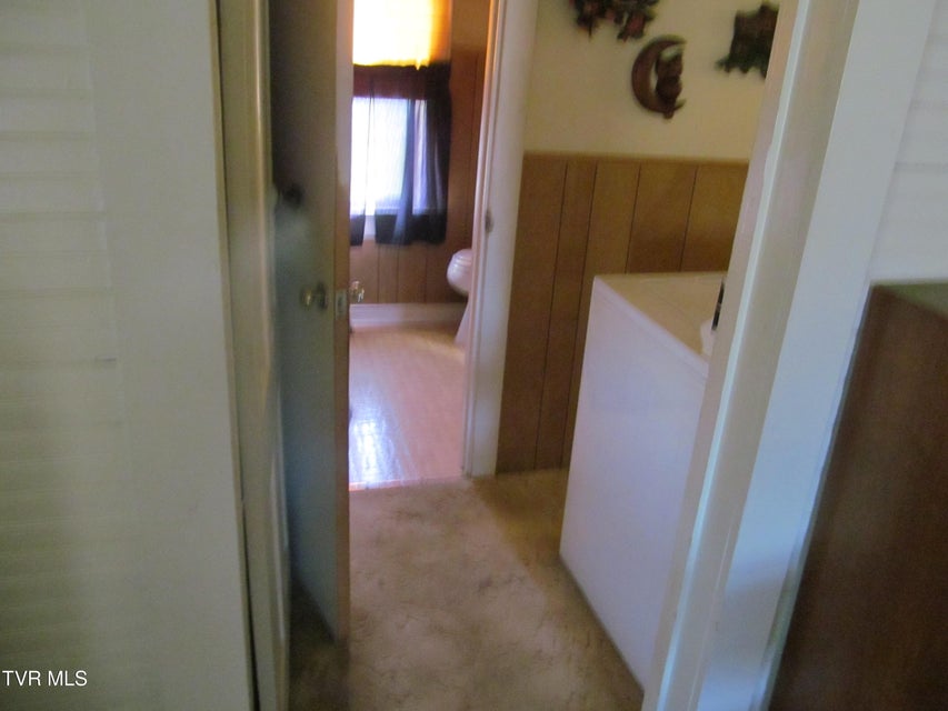 Photo #5: 90 Lake Meadow Drive