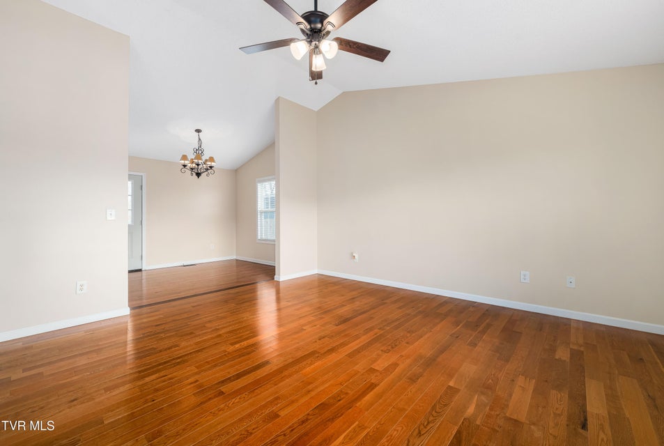 Photo #9: 510 Mockingbird Place