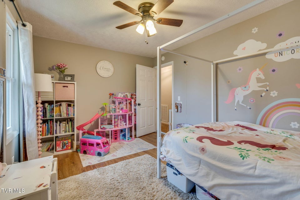 Photo #16: 1025 Amersham Road