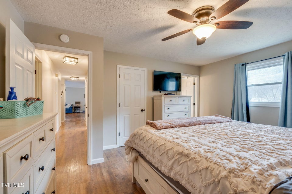 Photo #11: 1025 Amersham Road