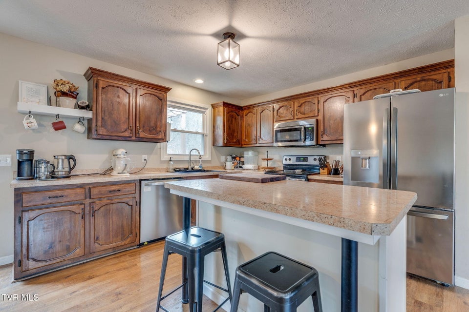 Photo #7: 1025 Amersham Road