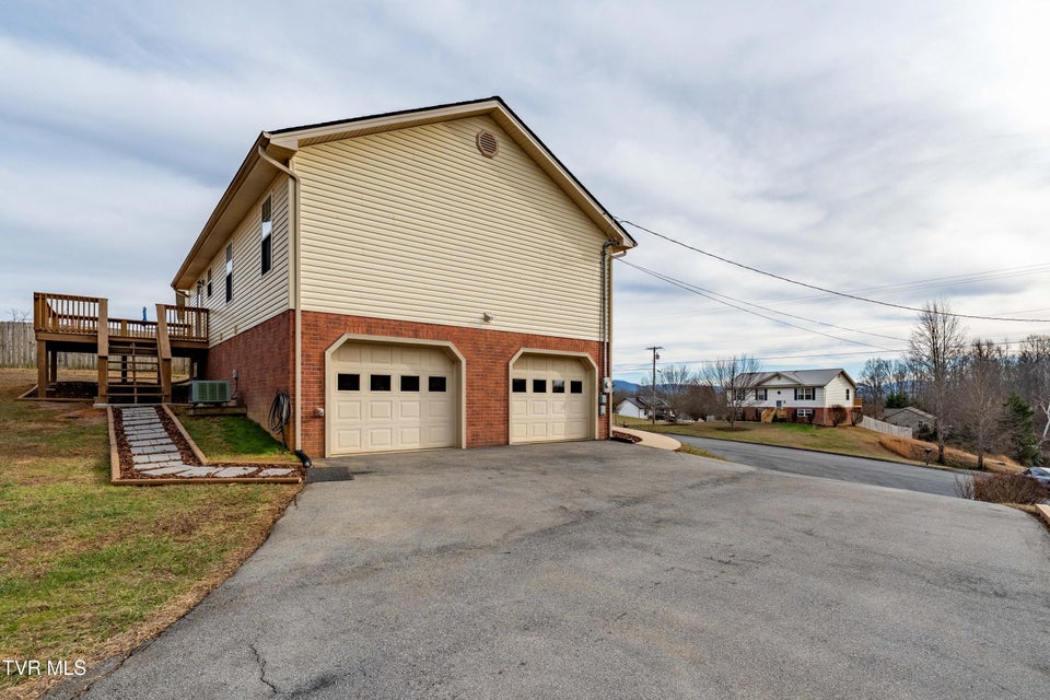 Photo #36: 510 Mockingbird Place