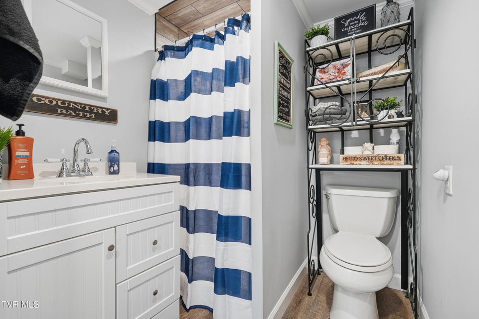 Photo #38: 2660 Warren Drive Drive