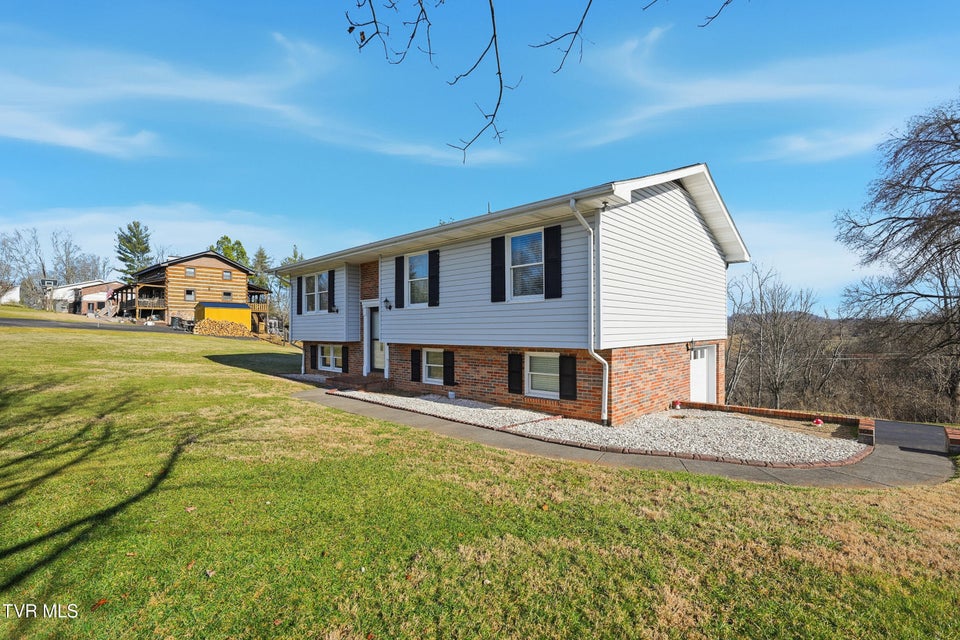 Photo #5: 2660 Warren Drive Drive