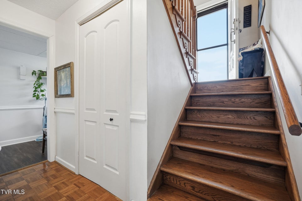 Photo #33: 2660 Warren Drive Drive