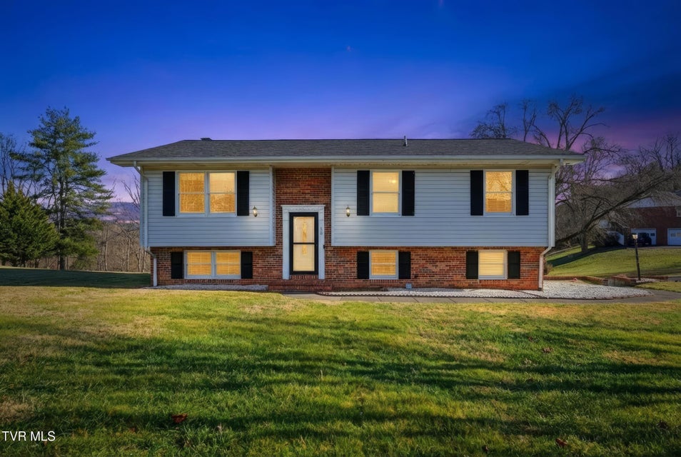 Photo #3: 2660 Warren Drive Drive