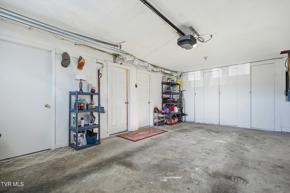 Photo #37: 2660 Warren Drive Drive