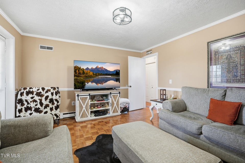 Photo #16: 2660 Warren Drive Drive