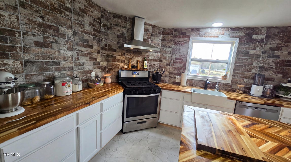 Photo #8: 1435 Bailey Bridge Road