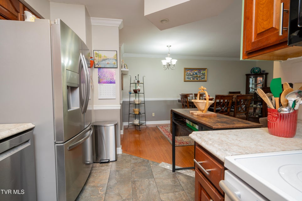 Photo #9: 2030 Manor Court