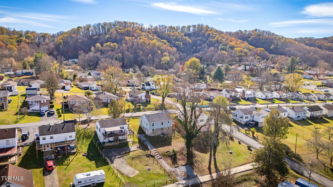 Photo #46: 2549 Bay Street