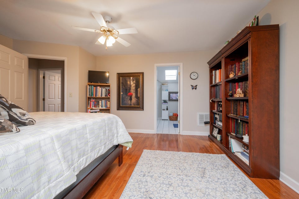 Photo #19: 2030 Manor Court