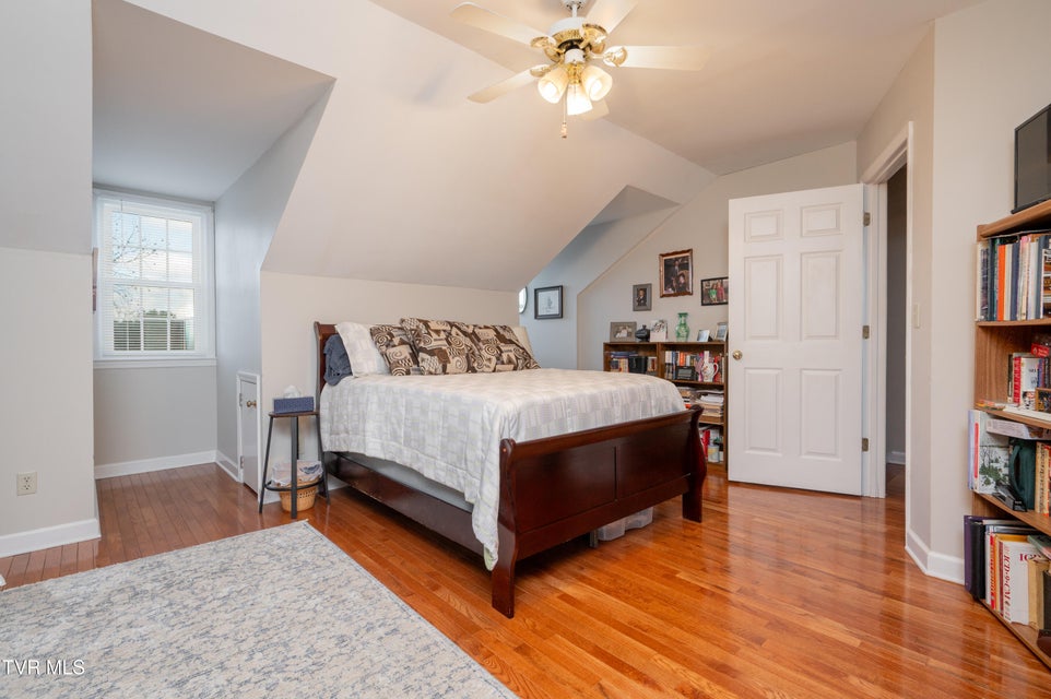 Photo #20: 2030 Manor Court