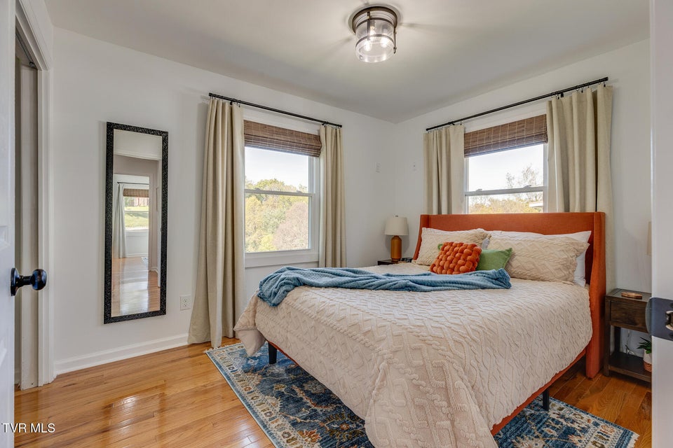 Photo #16: 2549 Bay Street