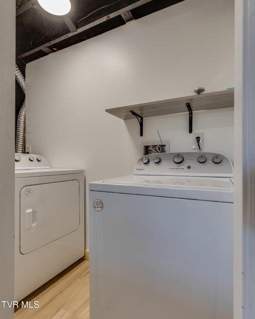 Photo #40: 2549 Bay Street