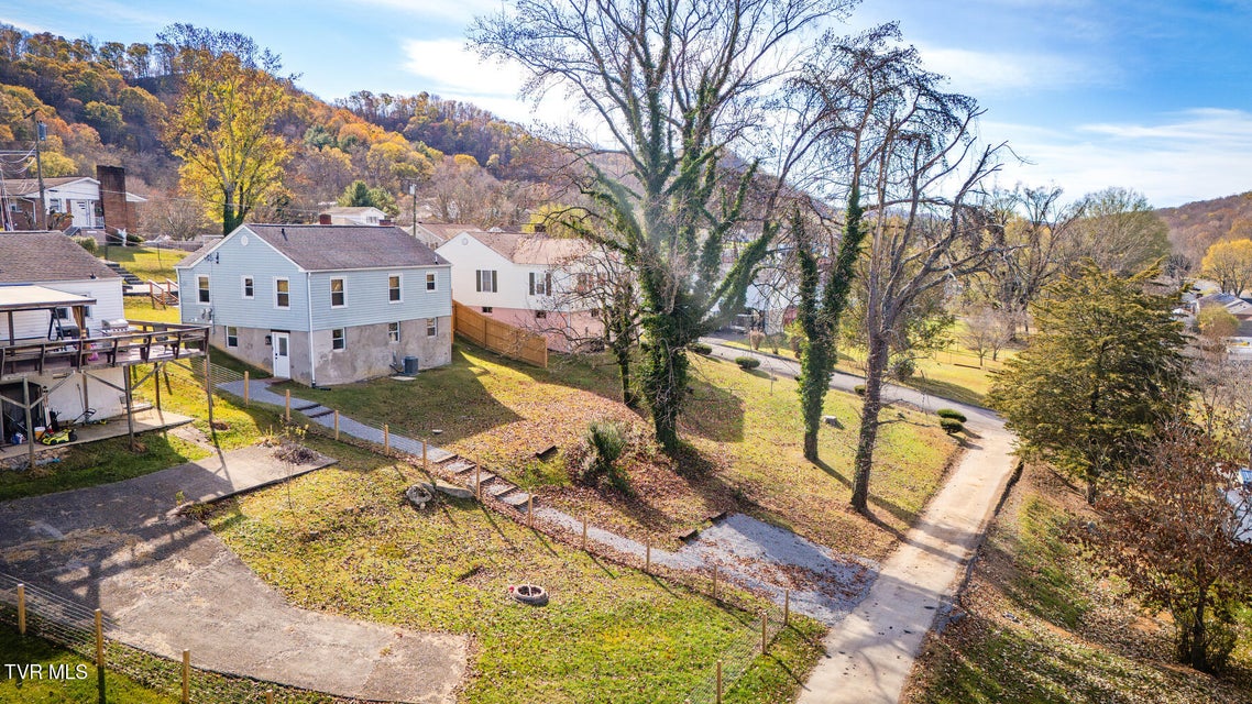 Photo #44: 2549 Bay Street