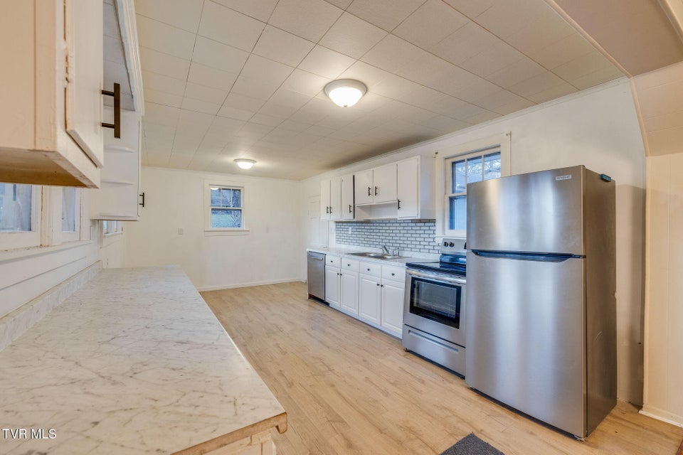 Photo #10: 133 Pinehurst Drive