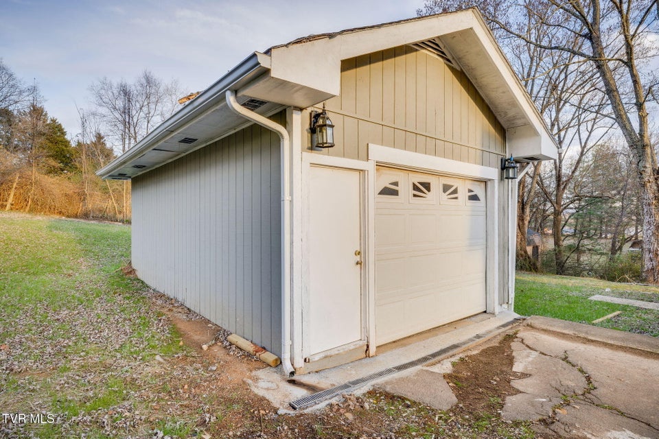 Photo #24: 133 Pinehurst Drive