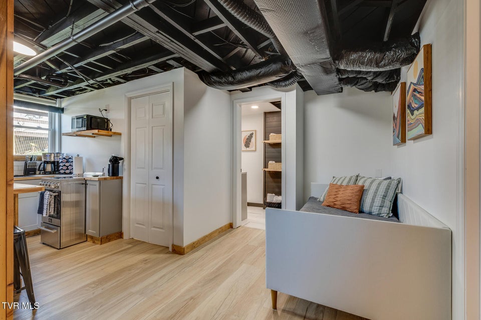 Photo #43: 2549 Bay Street