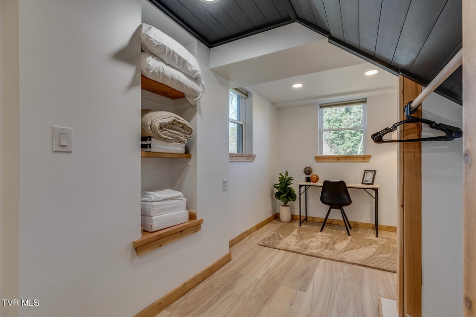 Photo #49: 2549 Bay Street