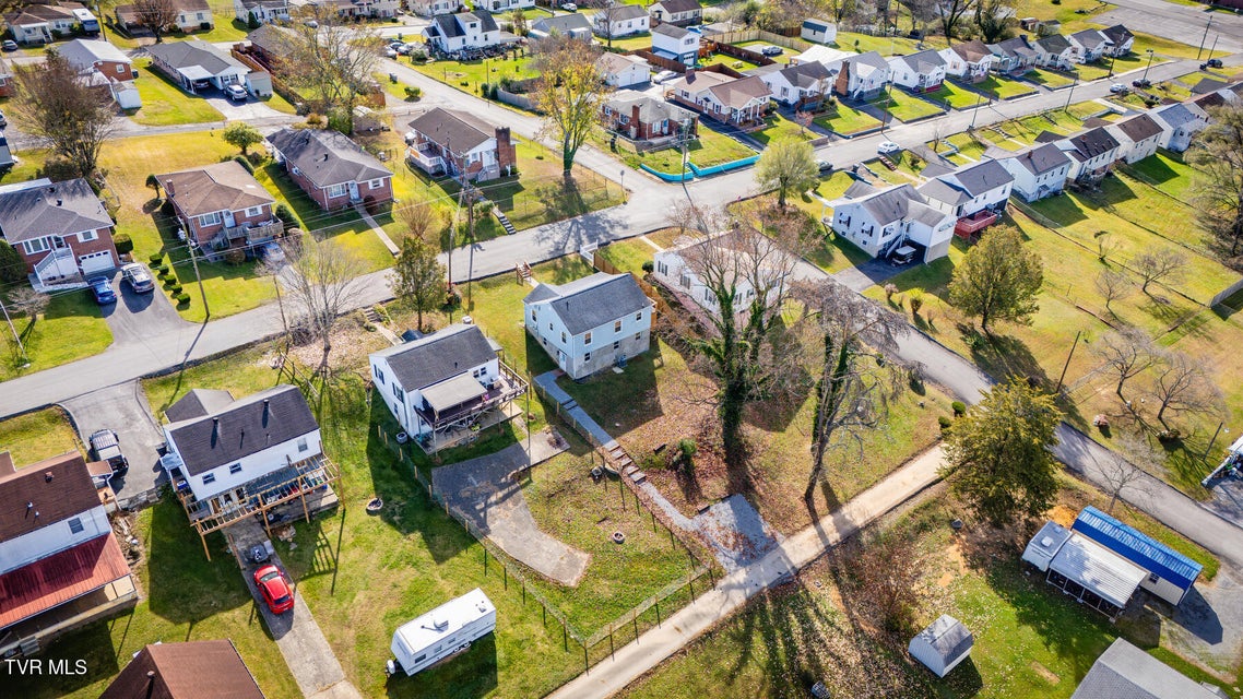 Photo #57: 2549 Bay Street