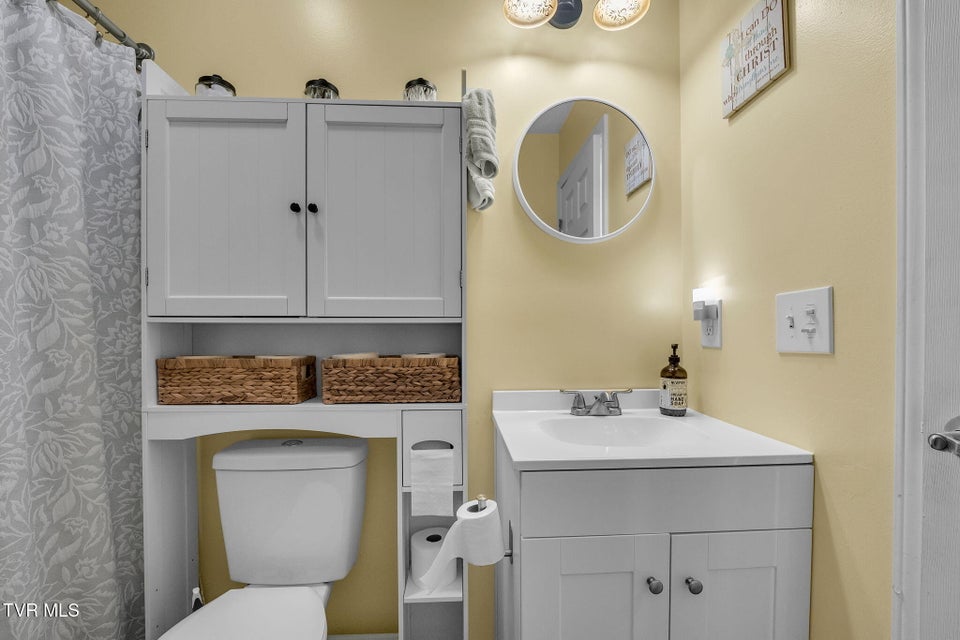 Photo #26: 18408 Fortunes Way