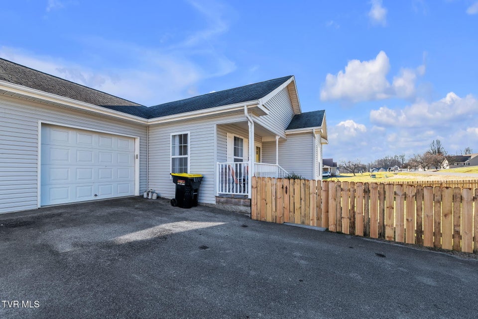 Photo #4: 18408 Fortunes Way