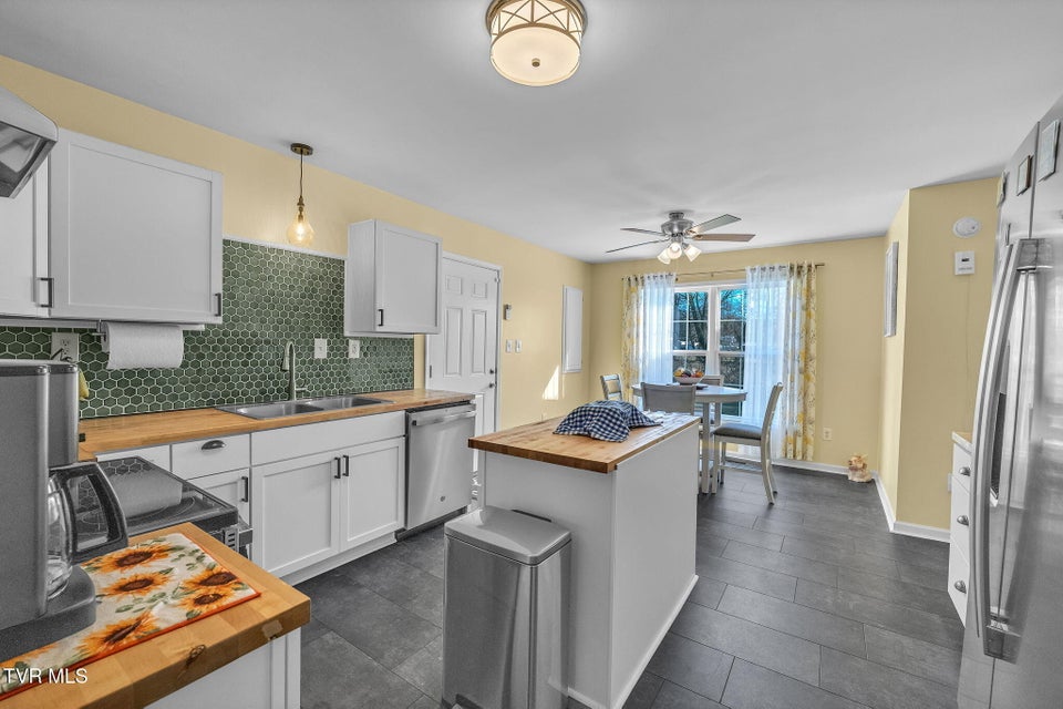 Photo #10: 18408 Fortunes Way