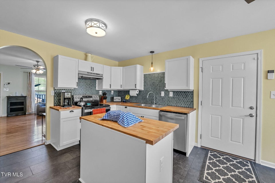 Photo #11: 18408 Fortunes Way