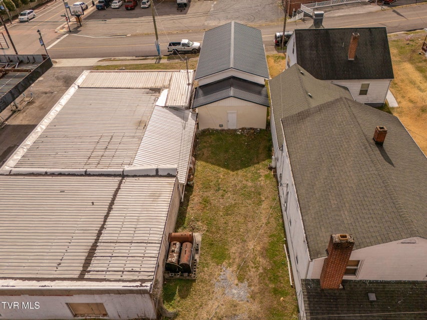 Photo #4: 16557 Broad Street