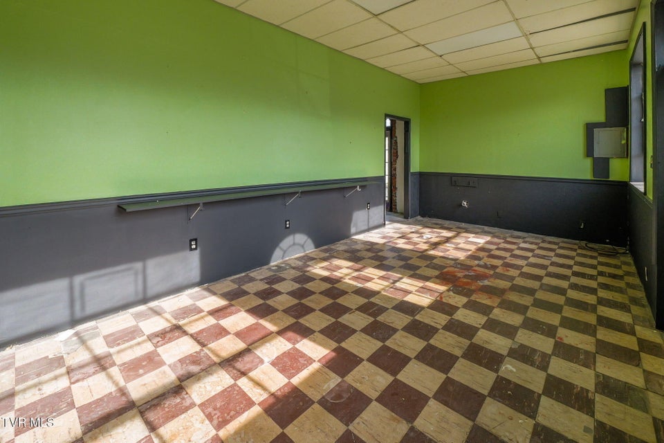 Photo #10: 16557 Broad Street