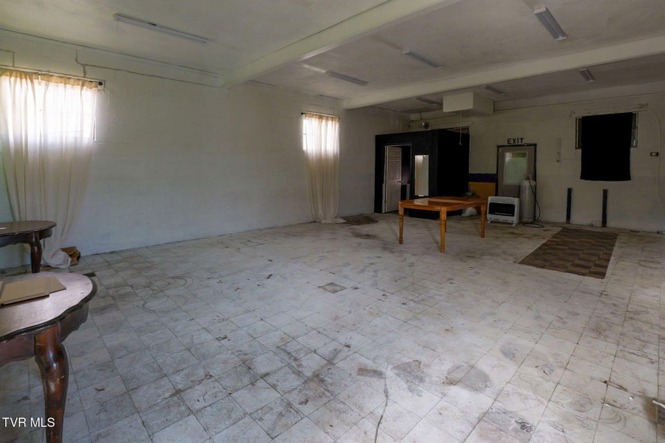 Photo #14: 16557 Broad Street