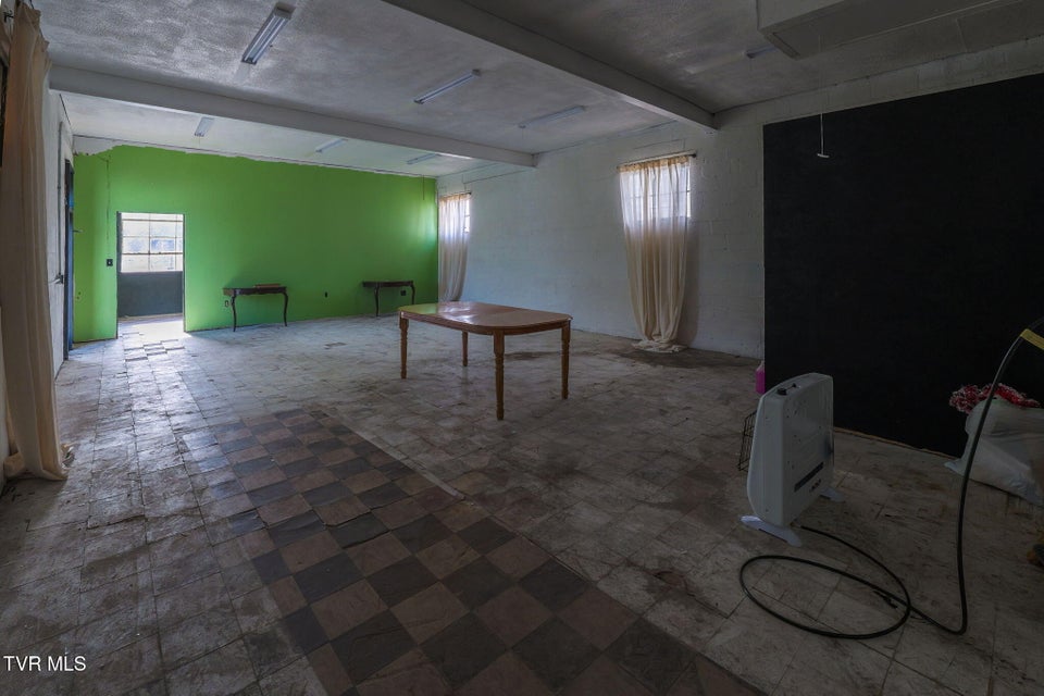 Photo #15: 16557 Broad Street